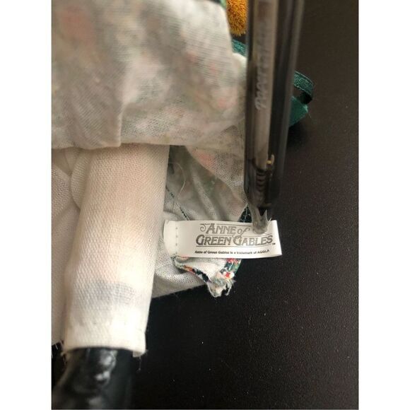 Anne Of Green Gables 7 Inch Treasury Edition Full Body Porcelain Doll - Picture 6 of 13